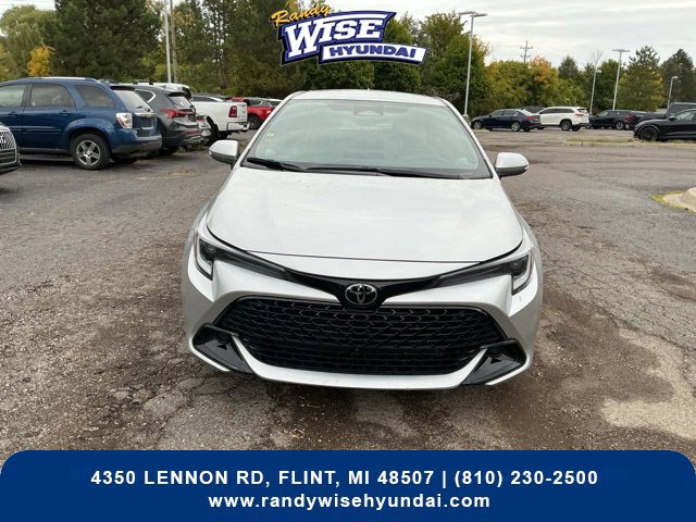 Used 2025 Toyota Corolla SE w/ SE Package FWD image 2