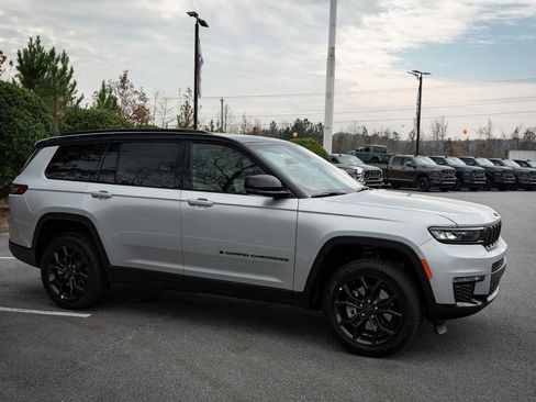 New 2025 Jeep Grand Cherokee L Limited AWD/4WD image 12