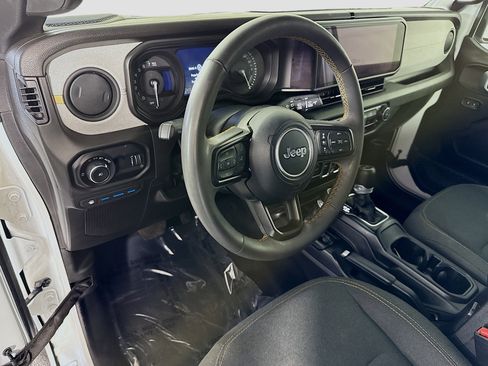 Used 2024 Jeep Wrangler Unlimited w/ Convenience Group AWD/4WD image 23