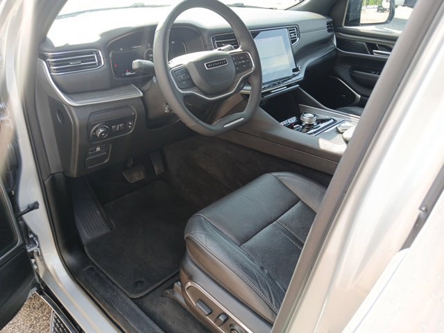 Used 2024 Jeep Wagoneer L Series II AWD/4WD image 48