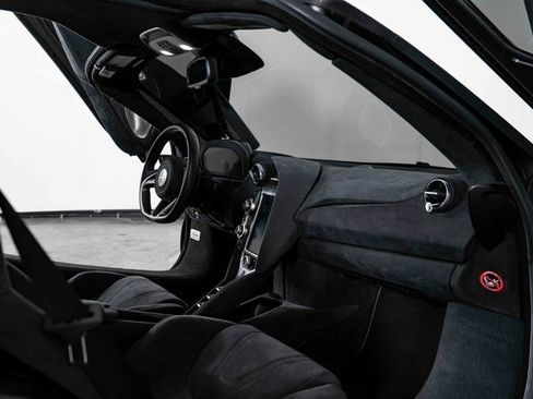 Used 2018 McLaren 720S Performance image 22