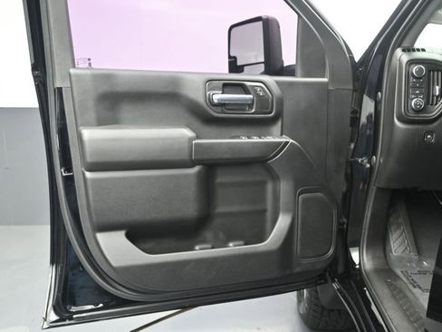 Used 2020 Chevrolet Silverado 2500 Custom w/ Custom Value Package AWD/4WD image 11
