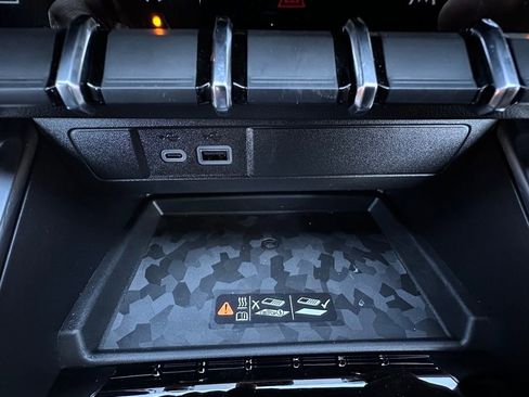 New 2026 GMC Canyon AT4 w/ Technology Plus Package AWD/4WD image 31