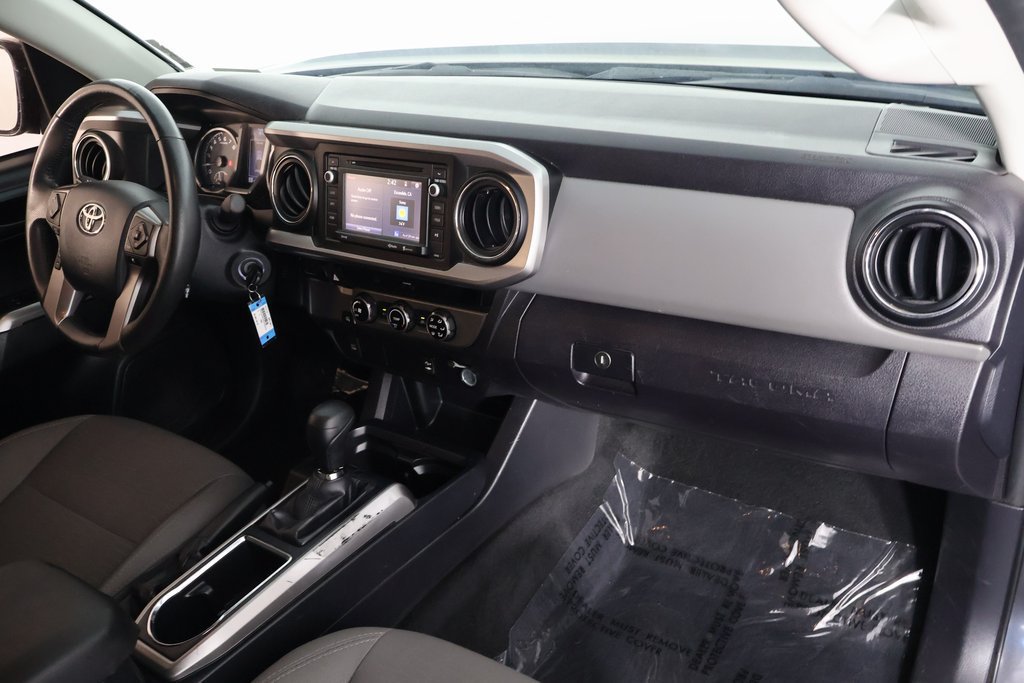 Used 2017 Toyota Tacoma SR5 w/ SR5 Appearance Package (SM) RWD image 9