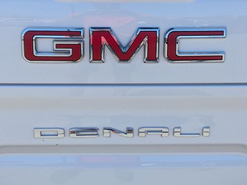Used 2024 GMC Sierra 1500 Denali w/ Denali Reserve Package AWD/4WD image 13