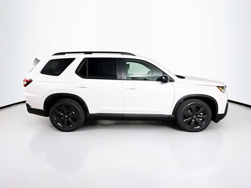 New 2026 Honda Pilot Sport image 2