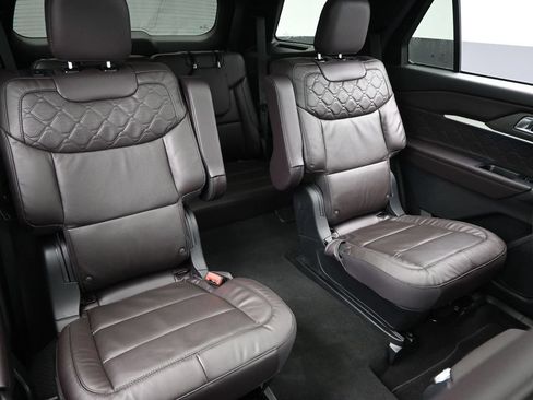 New 2026 Ford Explorer Platinum w/ LUX Leather Package AWD/4WD image 33