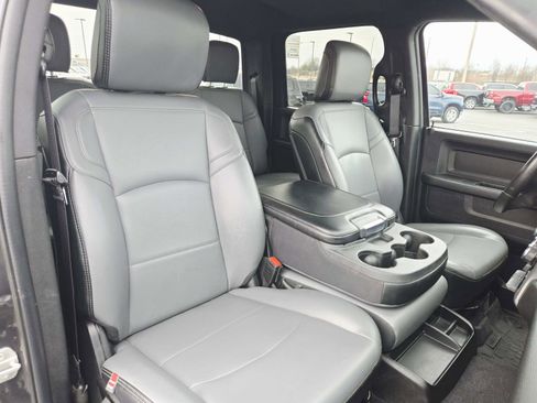 Used 2024 RAM 2500 Tradesman w/ Chrome Appearance Group image 16