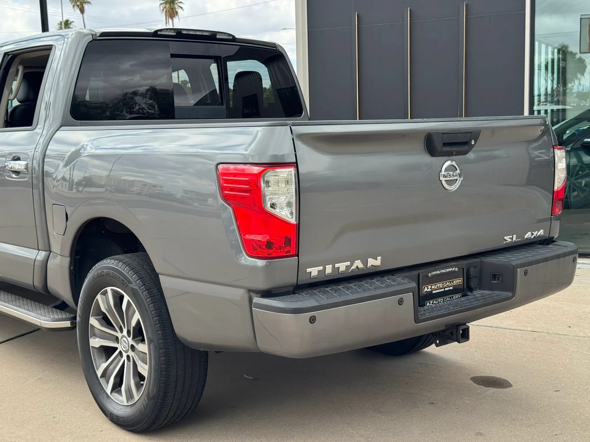 Used 2017 Nissan Titan SL AWD/4WD image 33