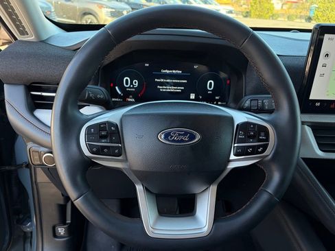 Used 2025 Ford Explorer Active image 15
