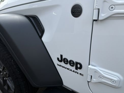 Certified 2025 Jeep Wrangler Sport image 31