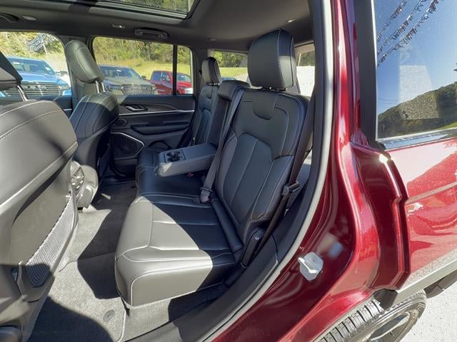 Used 2026 Jeep Grand Cherokee Limited w/ Limited Altitude Package AWD/4WD image 27