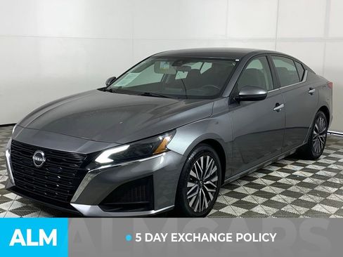 Used 2023 Nissan Altima 2.5 SV image 5
