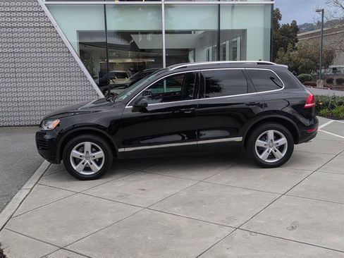 Used 2014 Volkswagen Touareg TDI image 8