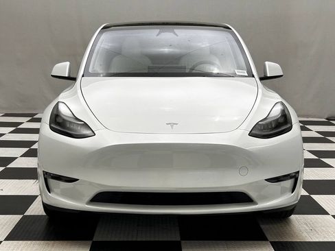 Used 2025 Tesla Model Y Long Range AWD/4WD image 3