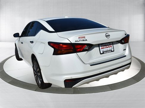 Used 2023 Nissan Altima 2.5 SV image 5