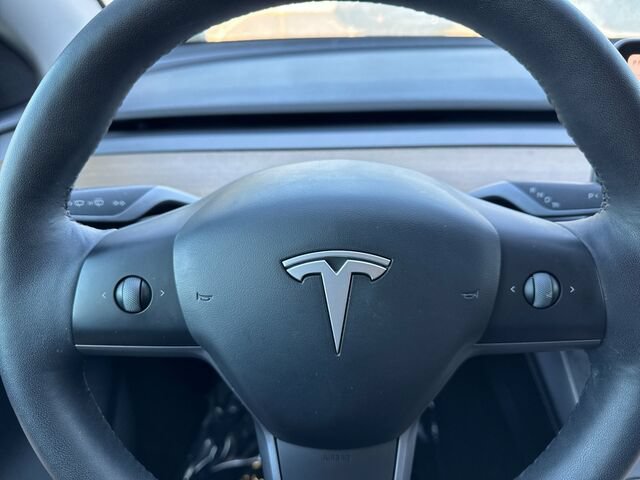 Used 2023 Tesla Model Y AWD image 27