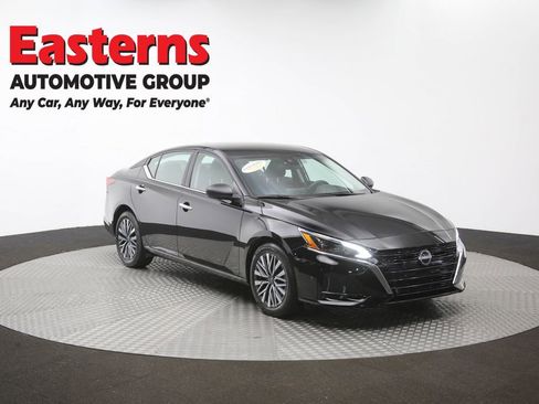 Used 2025 Nissan Altima 2.5 SV FWD image 49