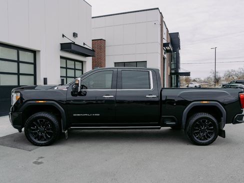 Used 2023 GMC Sierra 2500 Denali w/ Denali Black Diamond Edition image 4