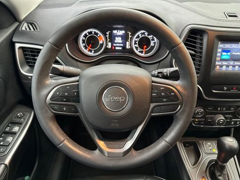 Used 2020 Jeep Cherokee Latitude Plus image 24