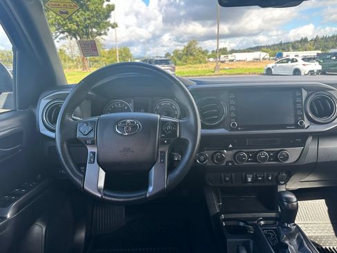 Used 2022 Toyota Tacoma TRD Off-Road w/ Black Out Package (TMS) AWD/4WD image 15