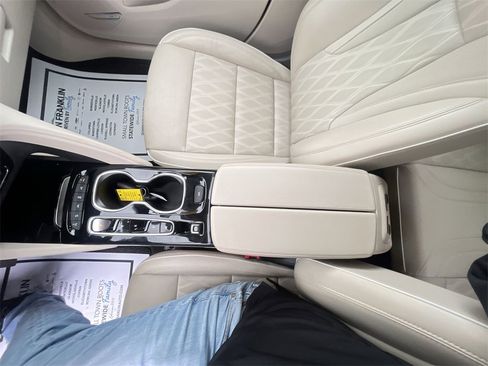 Used 2023 Buick Envision Avenir image 21