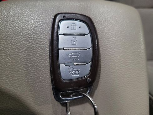 Used 2019 Hyundai Elantra Value Edition FWD image 32