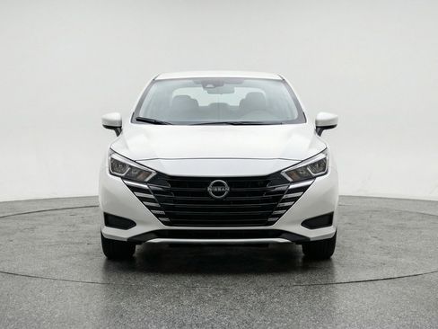 Used 2025 Nissan Versa SV FWD image 2
