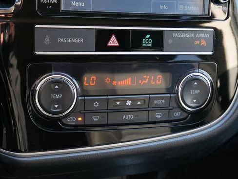 Used 2019 Mitsubishi Outlander ES AWD/4WD image 23