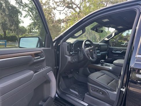 New 2025 Chevrolet Silverado 1500 High Country image 7