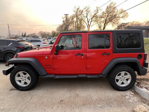Used 2018 Jeep Wrangler Unlimited Sport S image 3