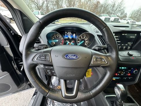 Used 2018 Ford Escape SEL image 11
