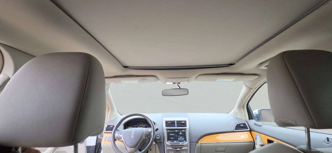 Used 2011 Lincoln MKX AWD w/ Wood Pkg image 9