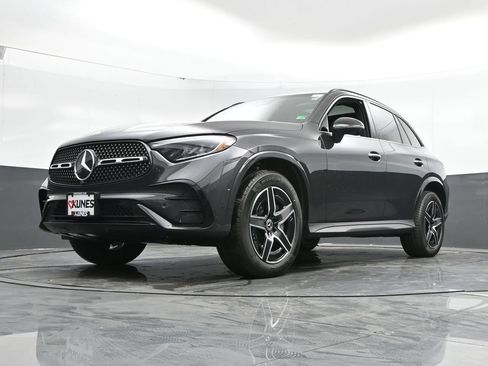 Used 2025 Mercedes-Benz GLC 300 4MATIC image 49