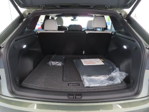 New 2026 Volkswagen Atlas Cross Sport SEL Premium R-Line AWD/4WD image 24