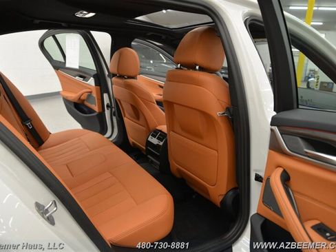 Used 2023 BMW 530i w/ Premium Package RWD image 23