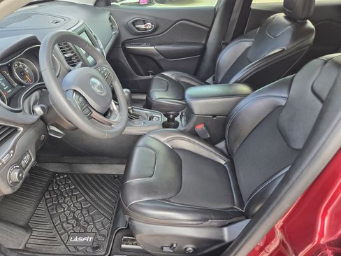 Used 2020 Jeep Cherokee Latitude Plus image 14