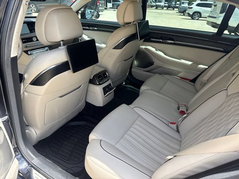 Used 2021 Genesis G90 5.0 Ultimate RWD image 10