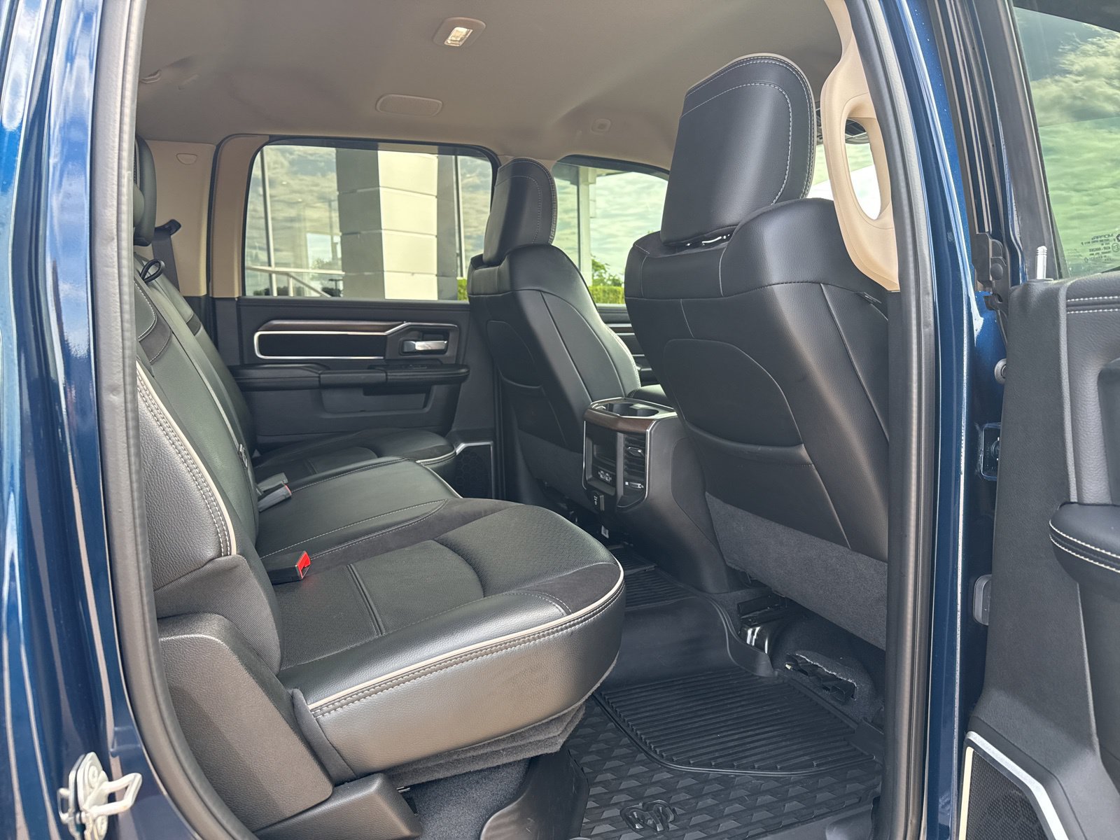 Used 2022 RAM 2500 Laramie AWD/4WD image 28
