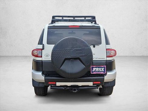 Used 2013 Toyota FJ Cruiser 2WD w/ Convenience Pkg image 7