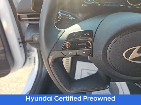 Certified 2025 Hyundai Elantra SEL FWD image 16