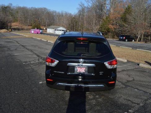 Used 2014 Nissan Pathfinder SL w/ SL Tech Package image 11