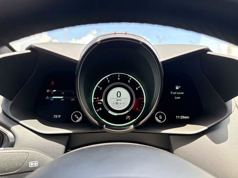 Used 2022 Aston Martin V8 Vantage Roadster RWD image 29