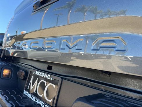Used 2022 Toyota Tacoma TRD Off-Road image 37
