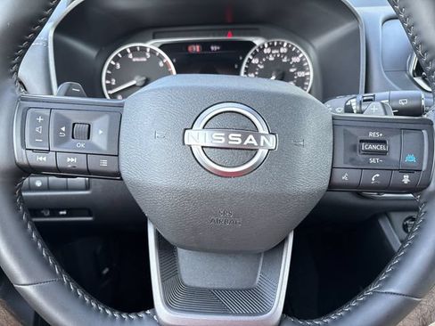 Used 2026 Nissan Rogue SV FWD image 11