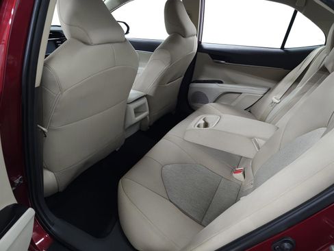 Used 2019 Toyota Camry LE image 27