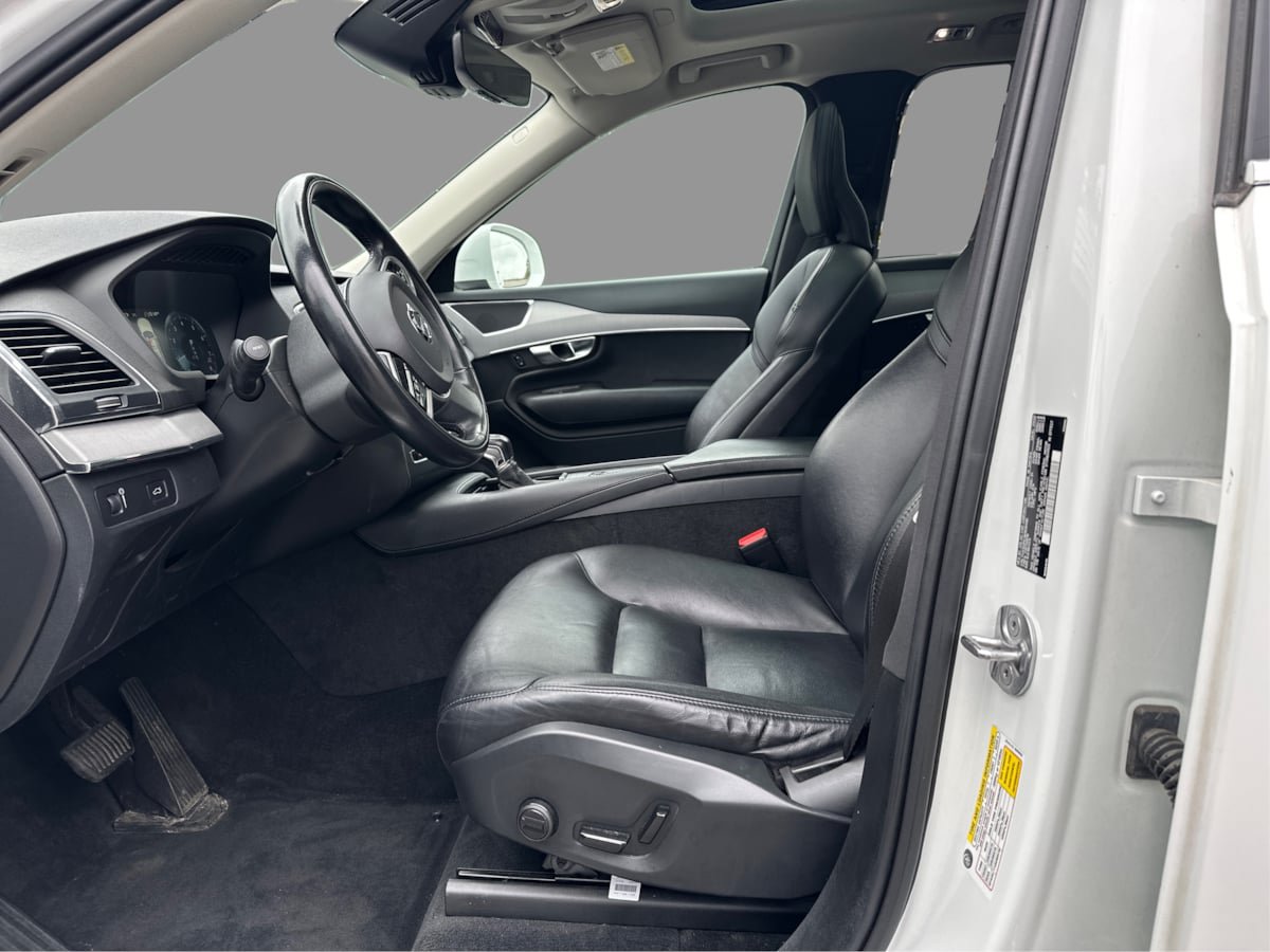 Used 2022 Volvo XC90 T5 Momentum AWD/4WD image 27