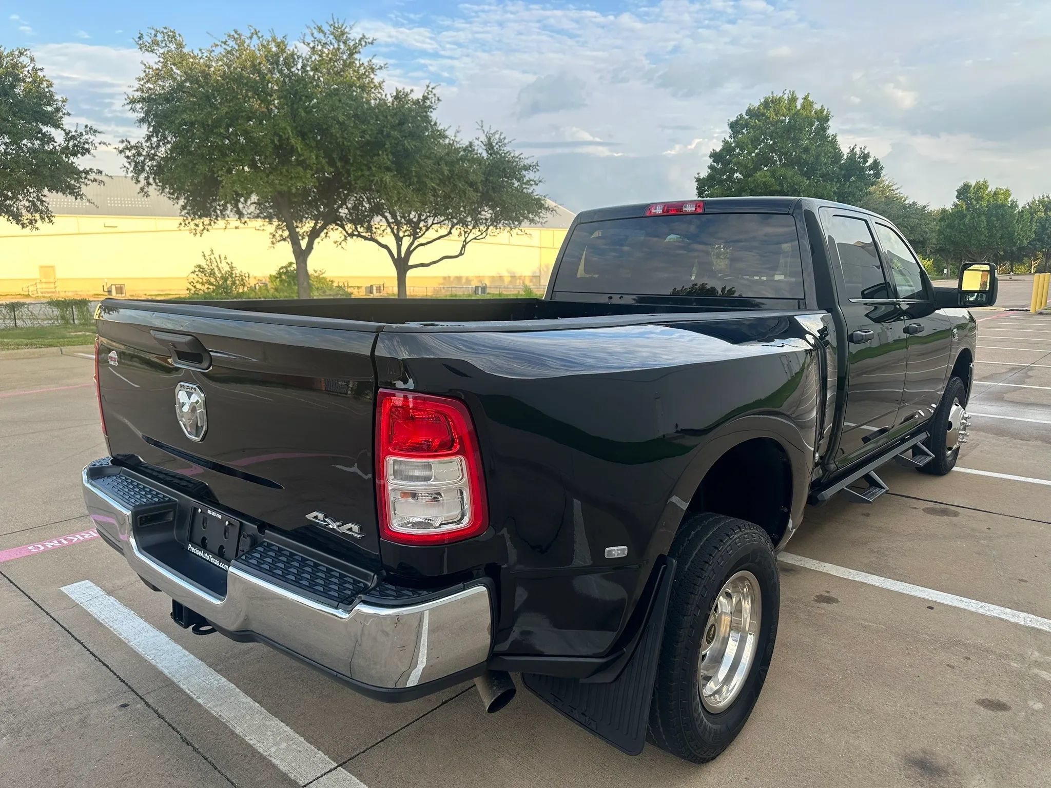 Used 2024 RAM 3500 Tradesman w/ Chrome Appearance Group AWD/4WD image 12