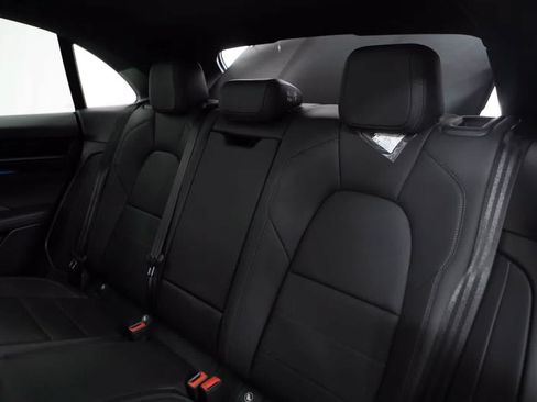 Used 2026 Porsche Macan 4S Electric AWD/4WD image 37