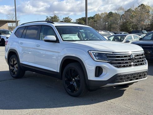 New 2026 Volkswagen Atlas SE FWD image 7